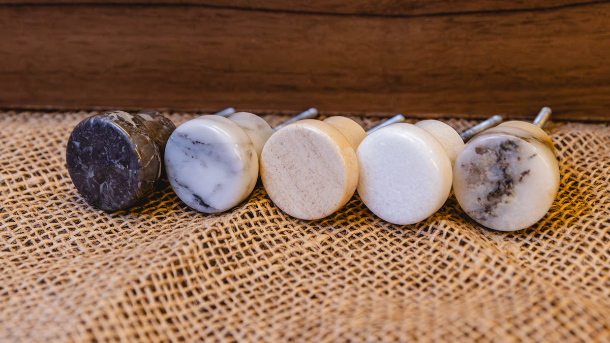 03-real | MARBLE Round Knobs — the colours in a row on linen